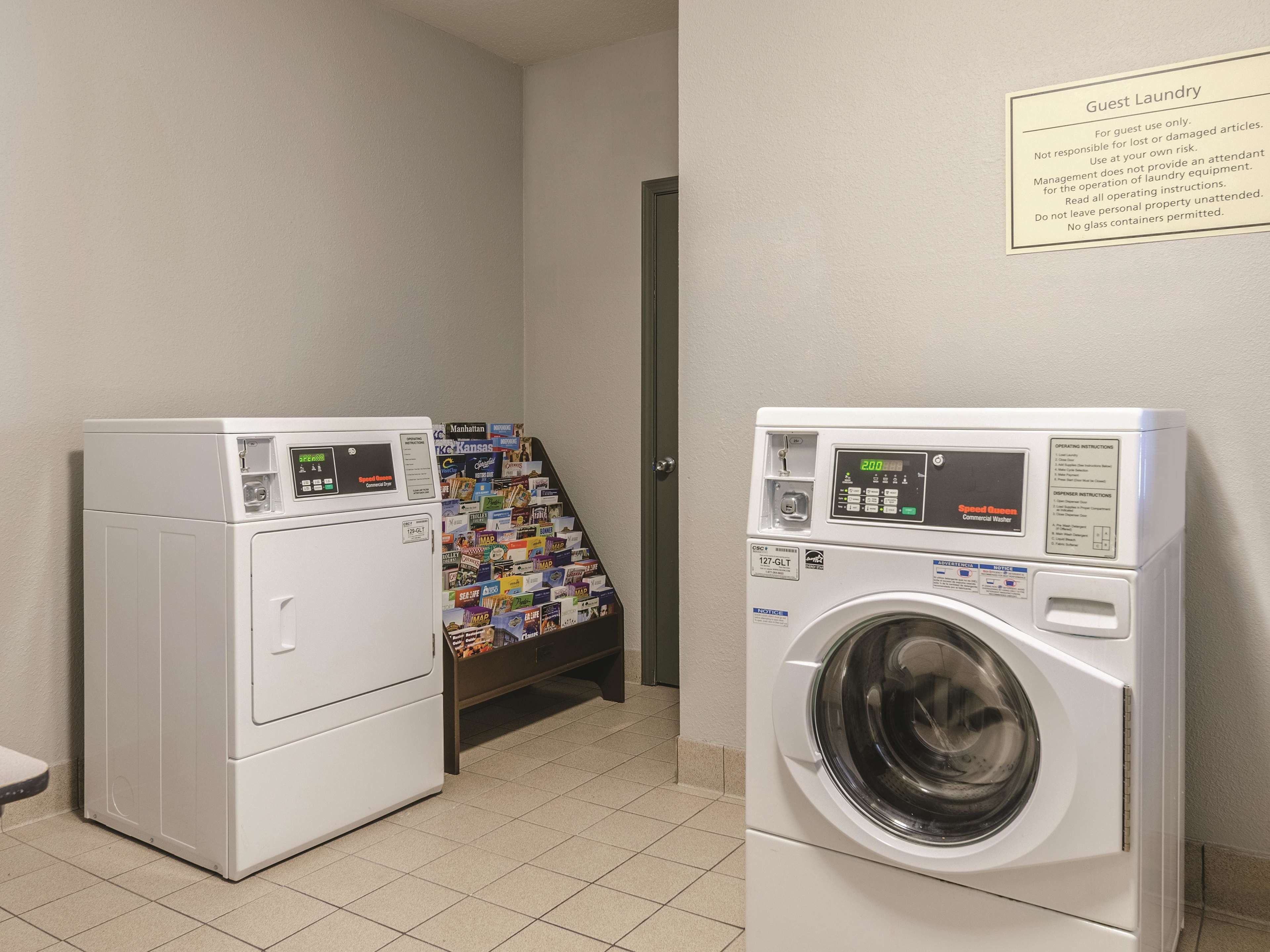 La Quinta Inn & Suites by Wyndham Kansas City Airport