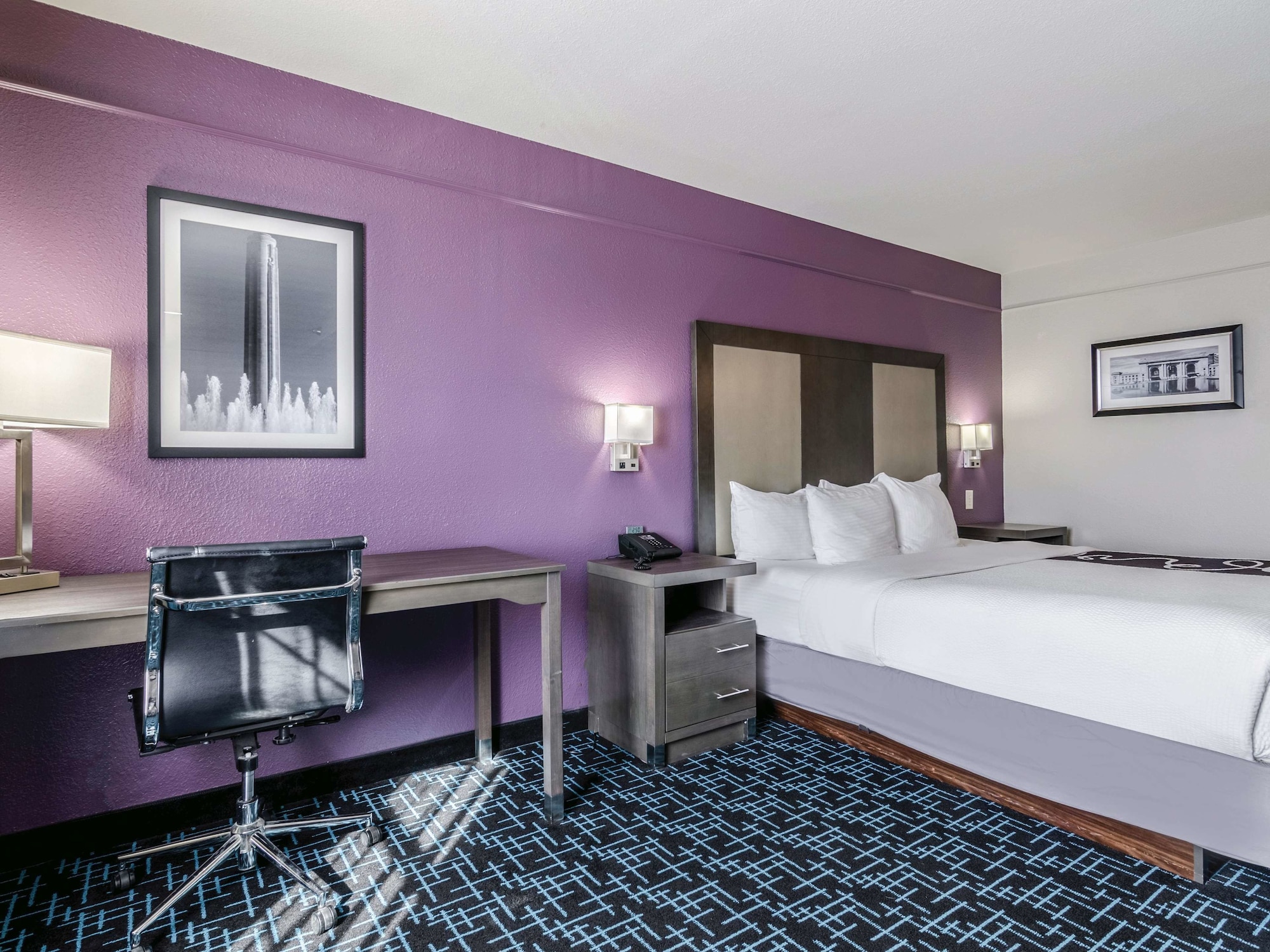 La Quinta Inn & Suites by Wyndham Kansas City Airport