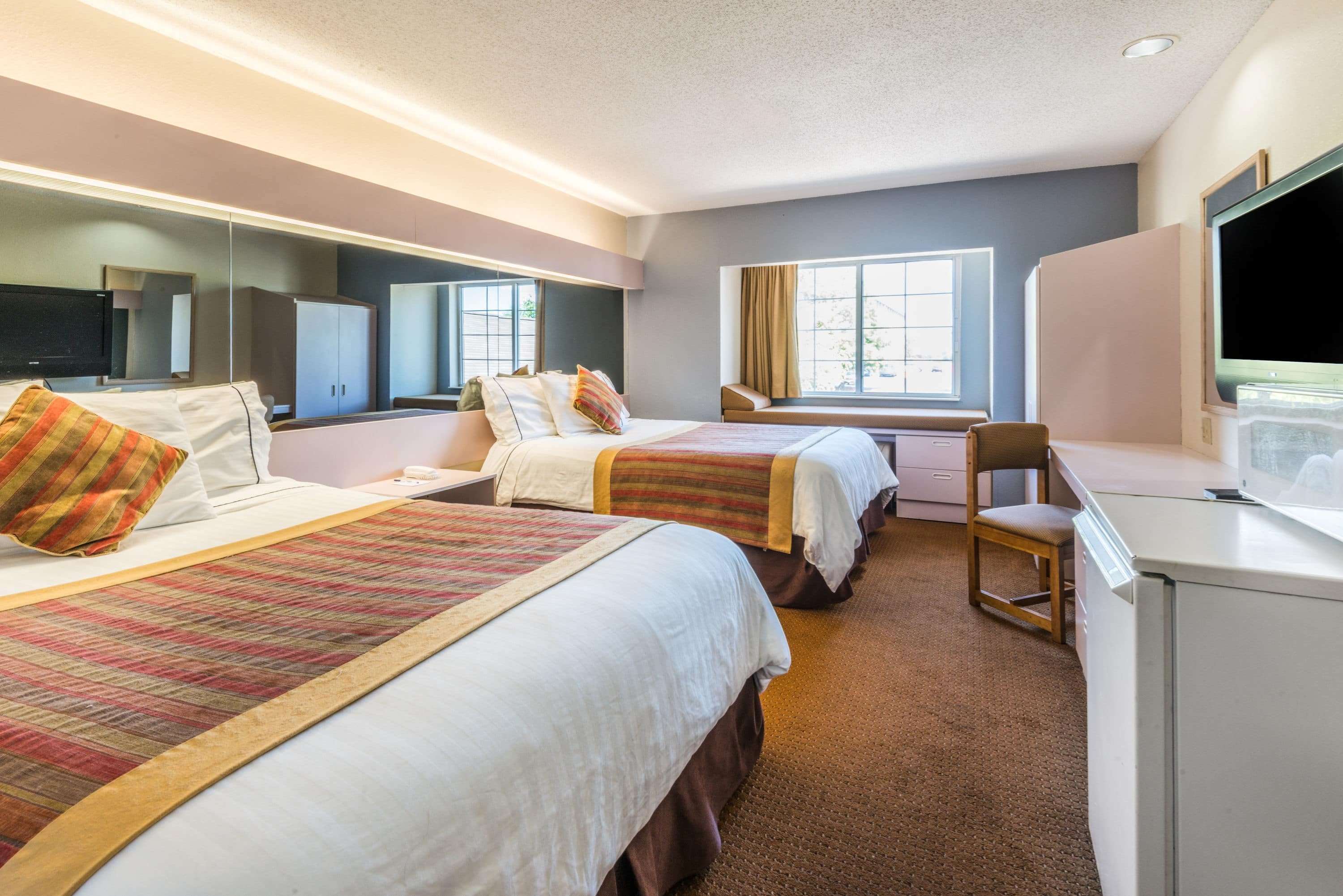 Microtel Inn & Suites by Wyndham Kansas City Airport