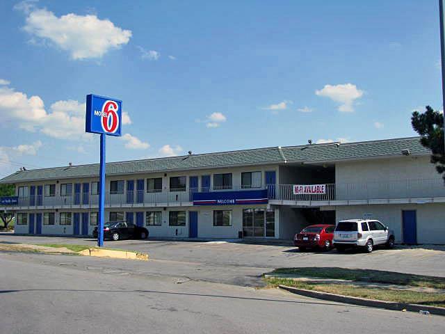 Motel 6 Kansas City North - Airport