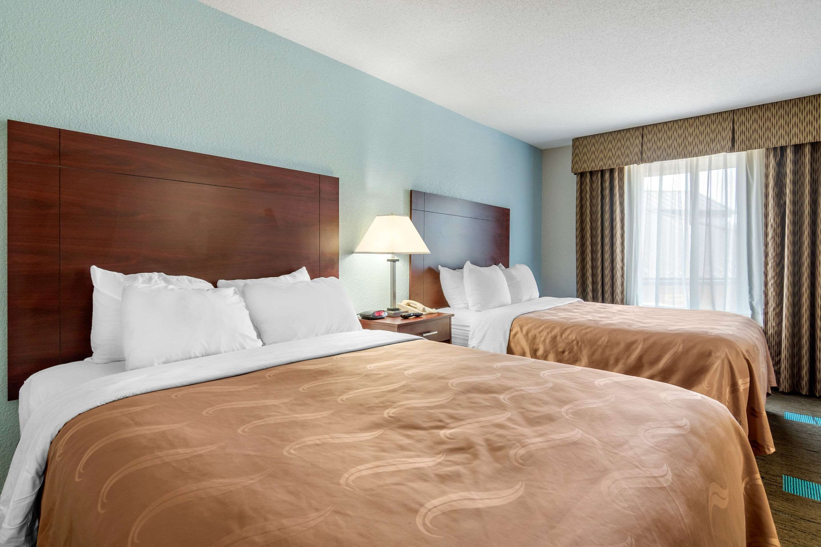 Quality Suites Kansas City International Airport