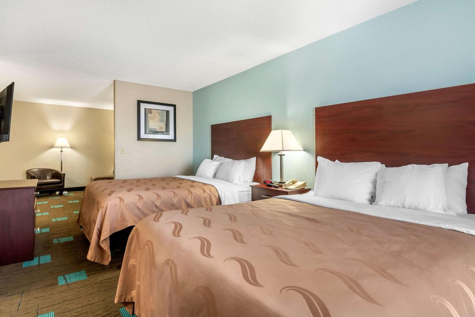 Quality Suites Kansas City International Airport