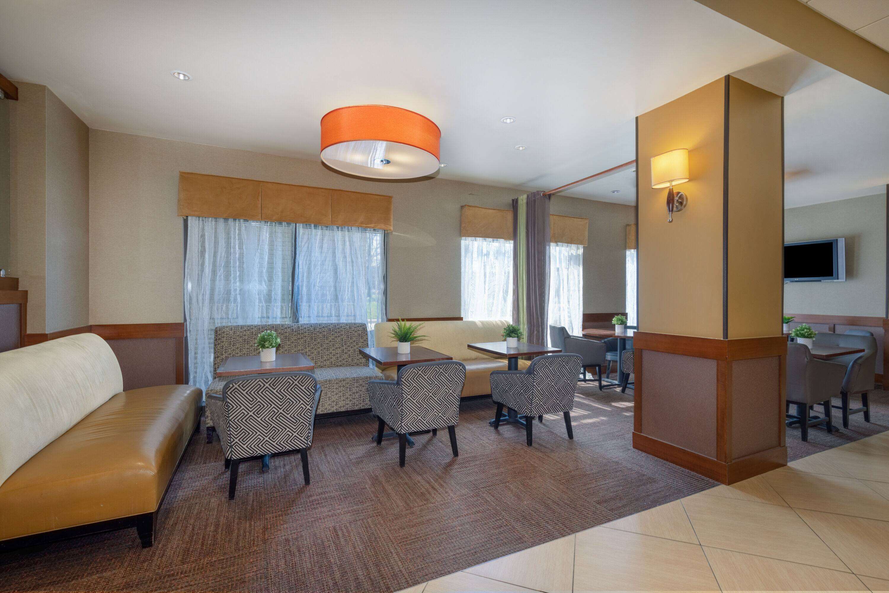 Wyndham Garden Kansas City Airport