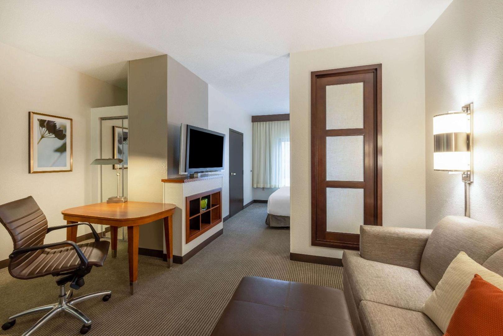 Wyndham Garden Kansas City Airport