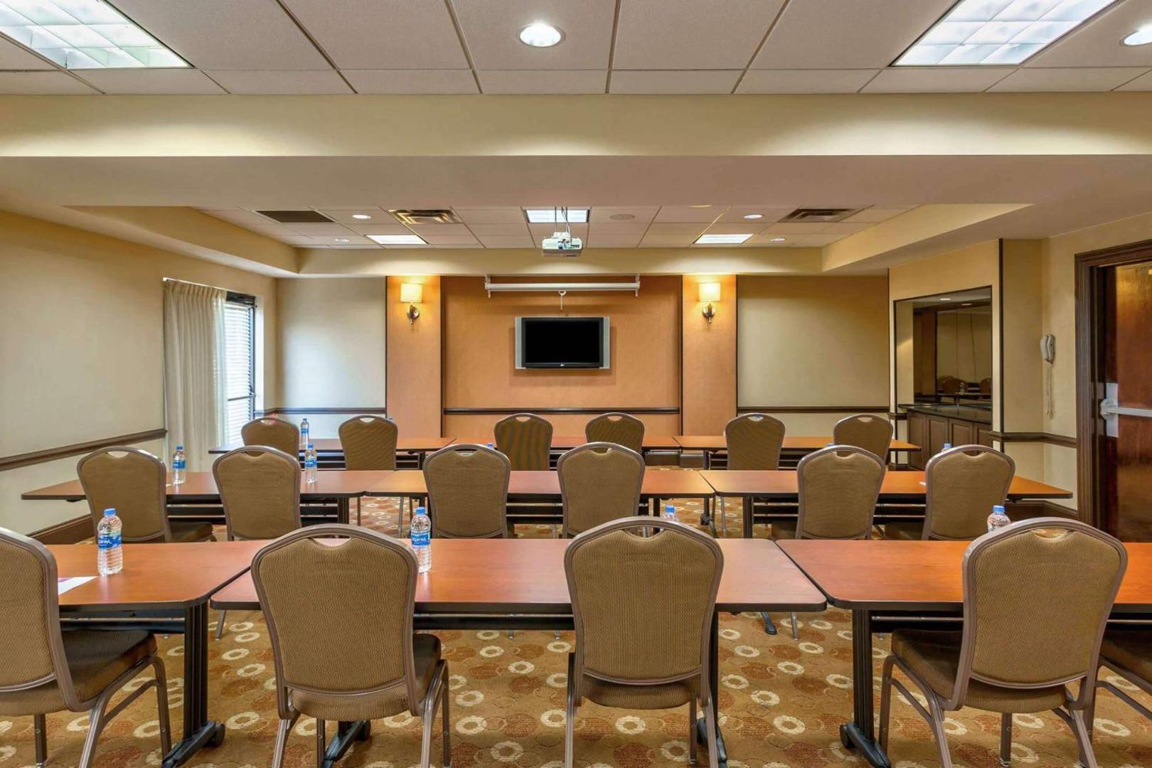 Wyndham Garden Kansas City Airport