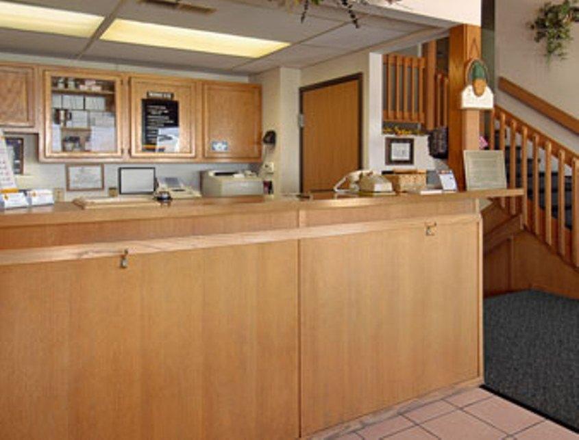 Amerihost inn & Suites - Kingdom City