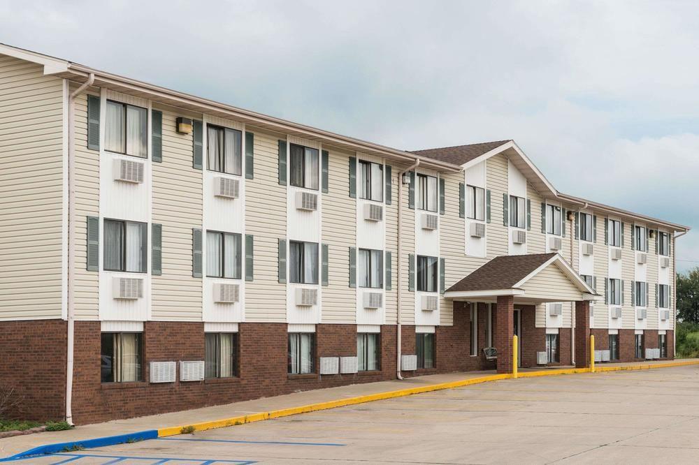 Amerihost inn & Suites - Kingdom City