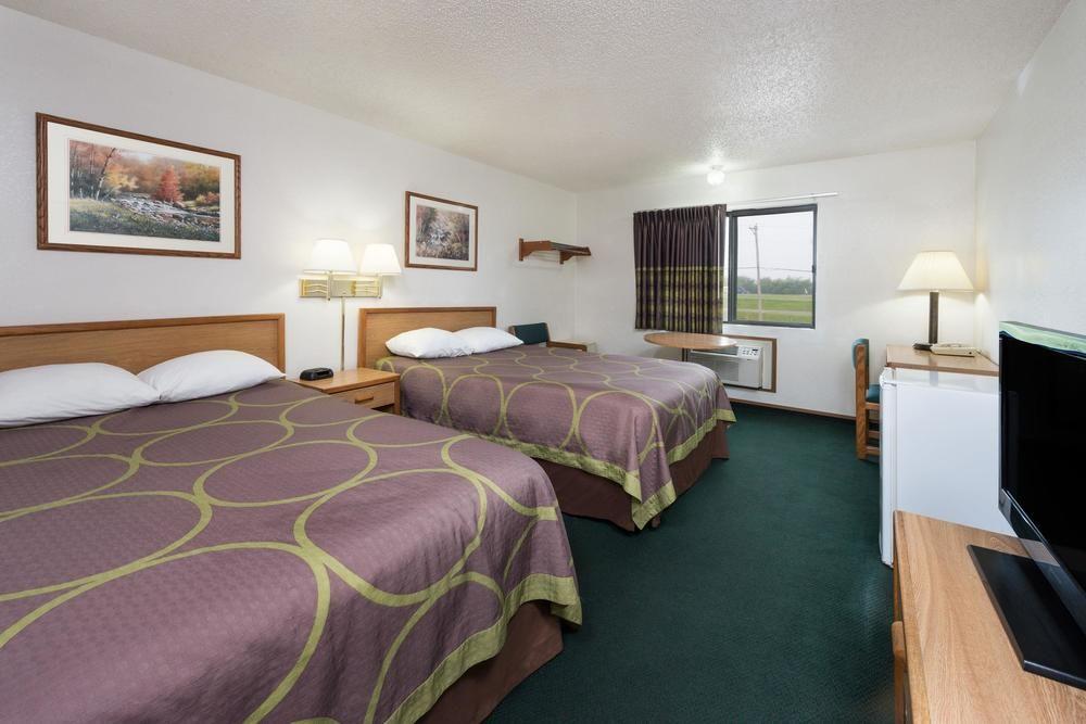 Amerihost inn & Suites - Kingdom City