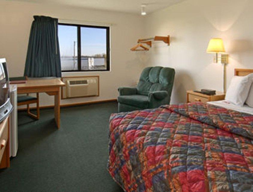 Amerihost inn & Suites - Kingdom City