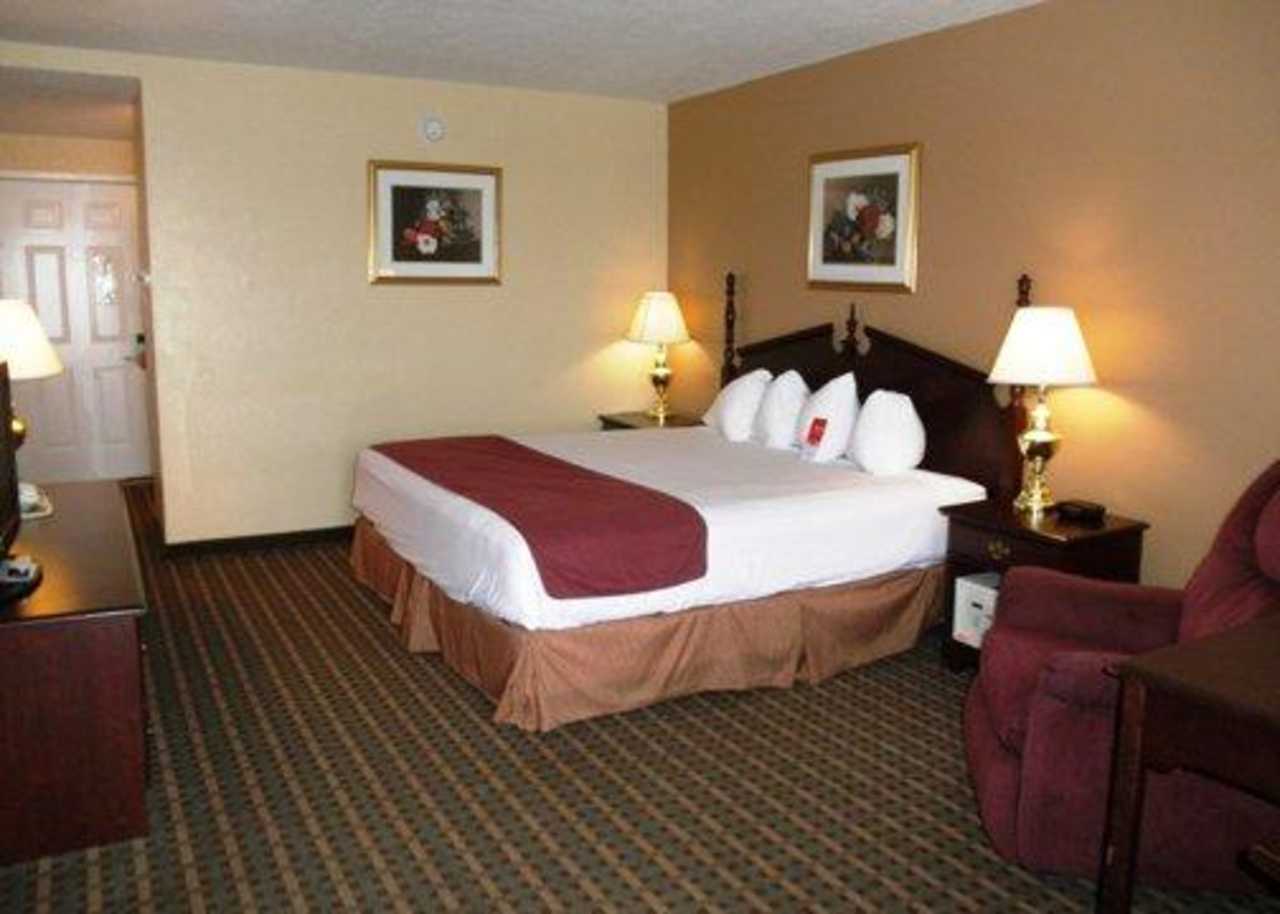 OYO Hotel Lebanon MO I-44