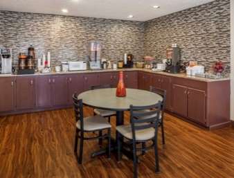 Super 8 by Wyndham Lebanon