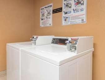 Super 8 by Wyndham Lebanon