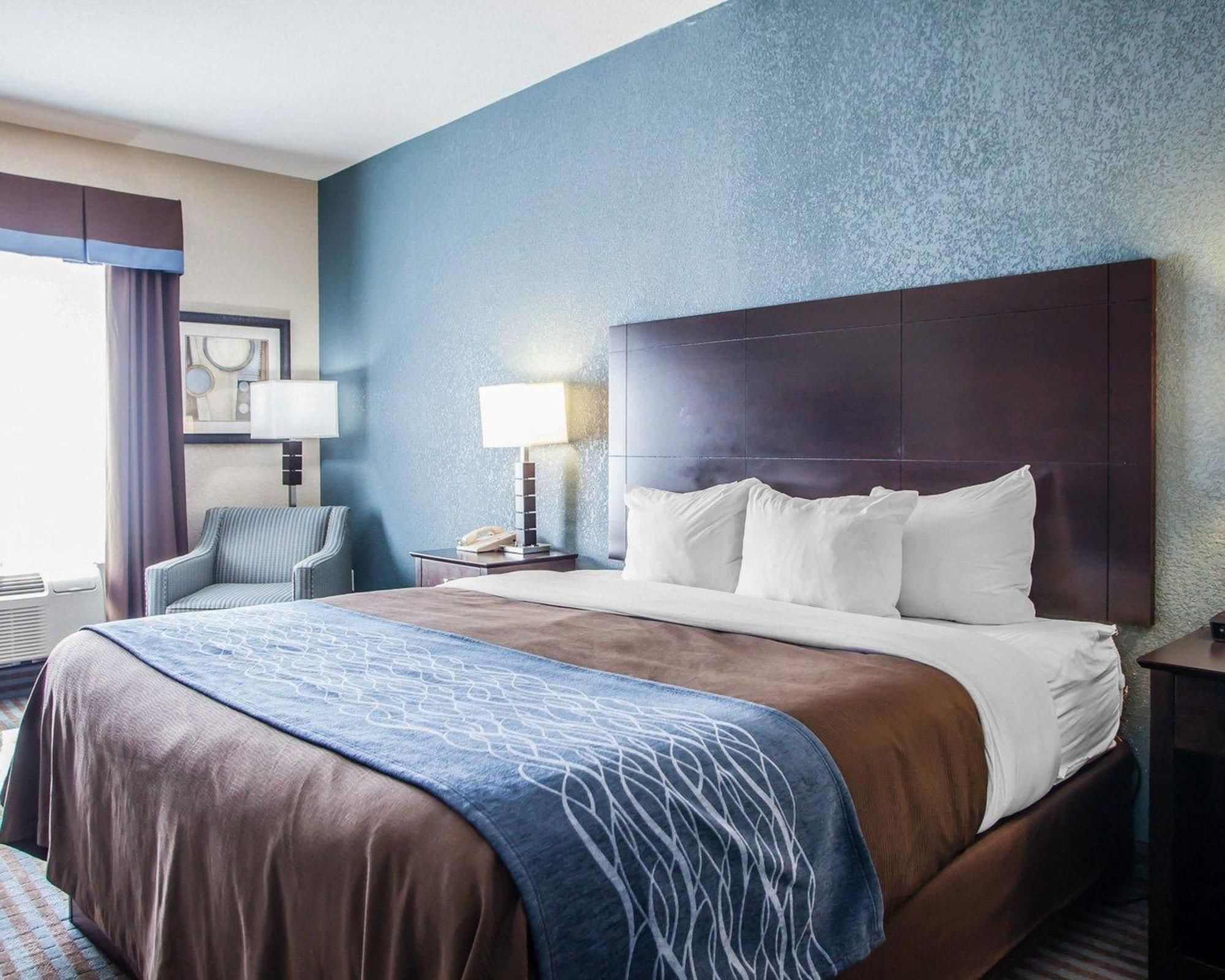 Comfort Inn Lees Summit at Hwy 50 & Hwy 291