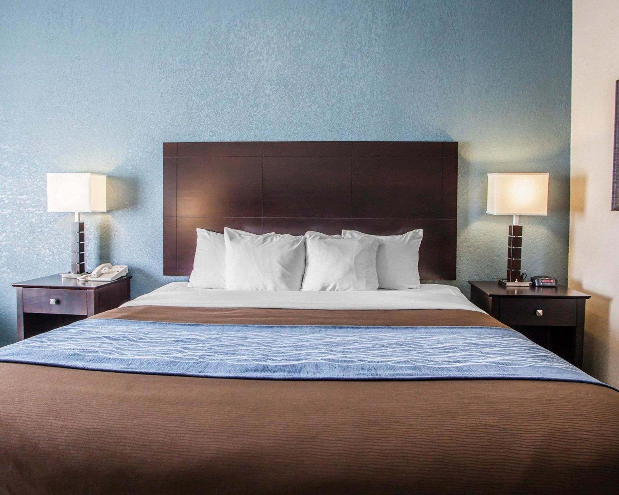 Comfort Inn Lees Summit at Hwy 50 & Hwy 291