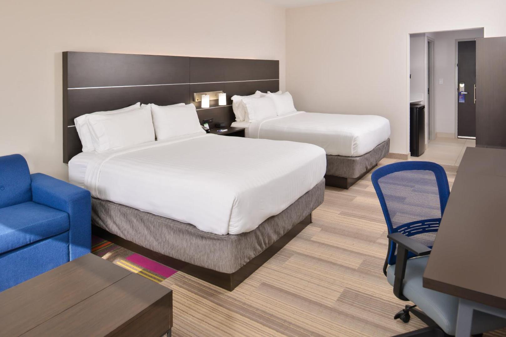 Holiday Inn Express & Suites Lee's Summit - Kansas City