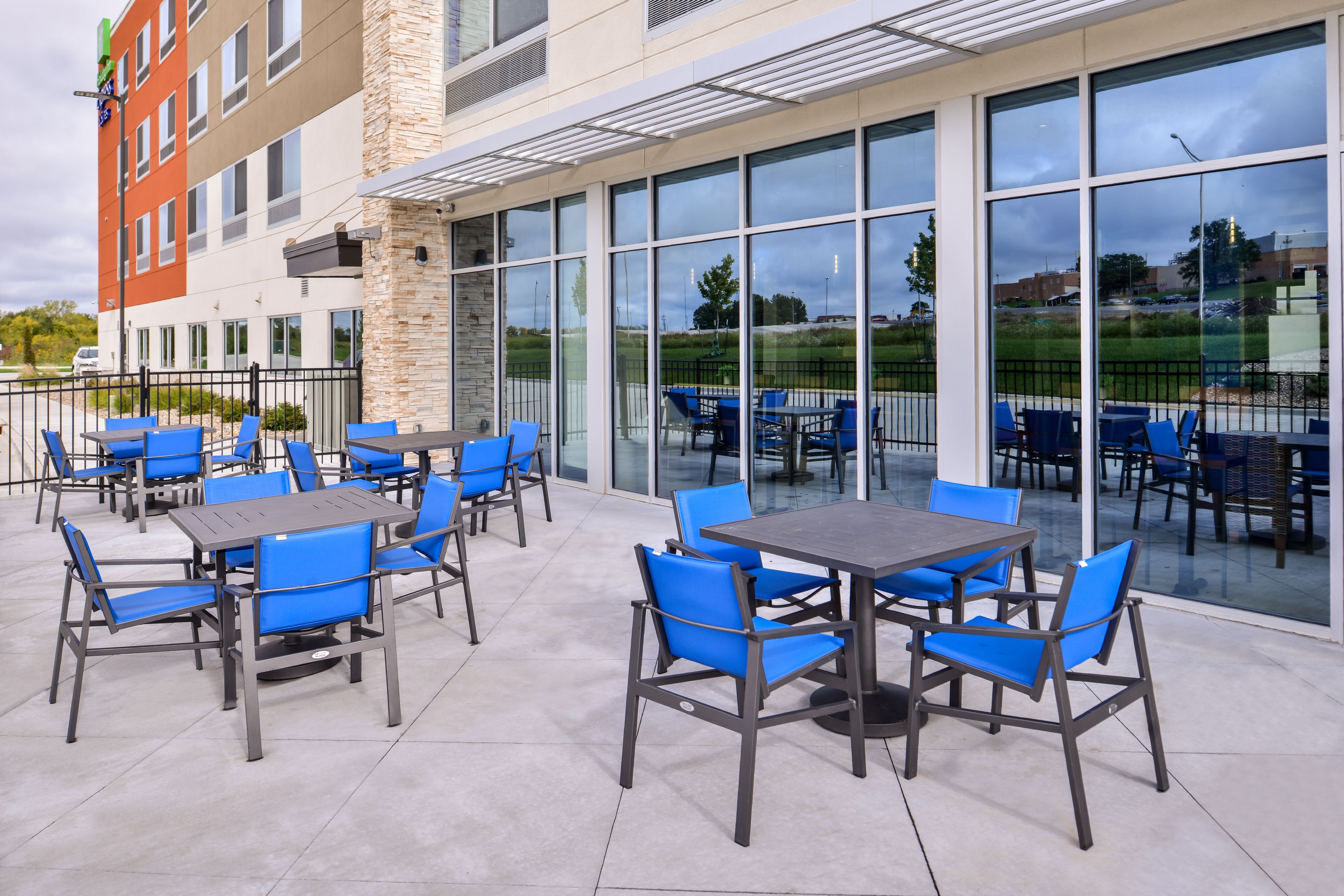 Holiday Inn Express & Suites Lee's Summit - Kansas City