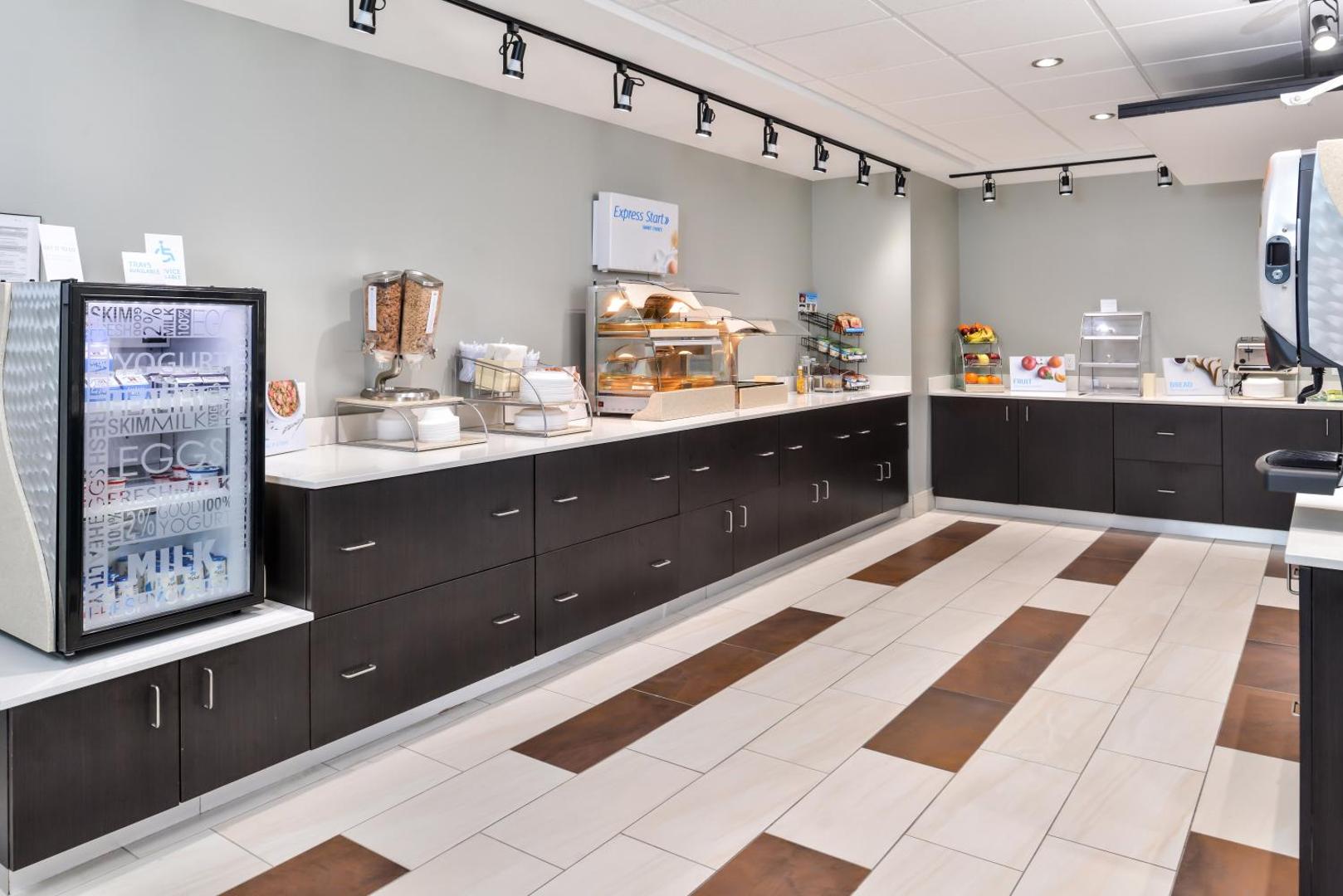 Holiday Inn Express & Suites Lee's Summit - Kansas City