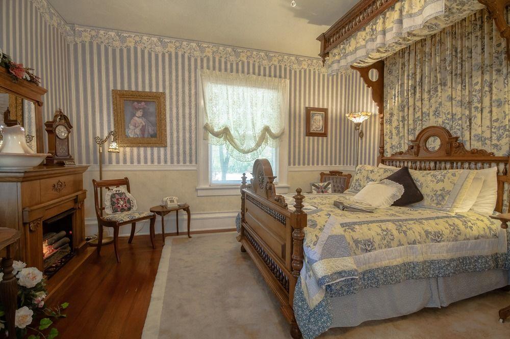 The Dickey House Bed & Breakfast