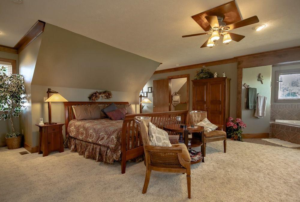 The Dickey House Bed & Breakfast