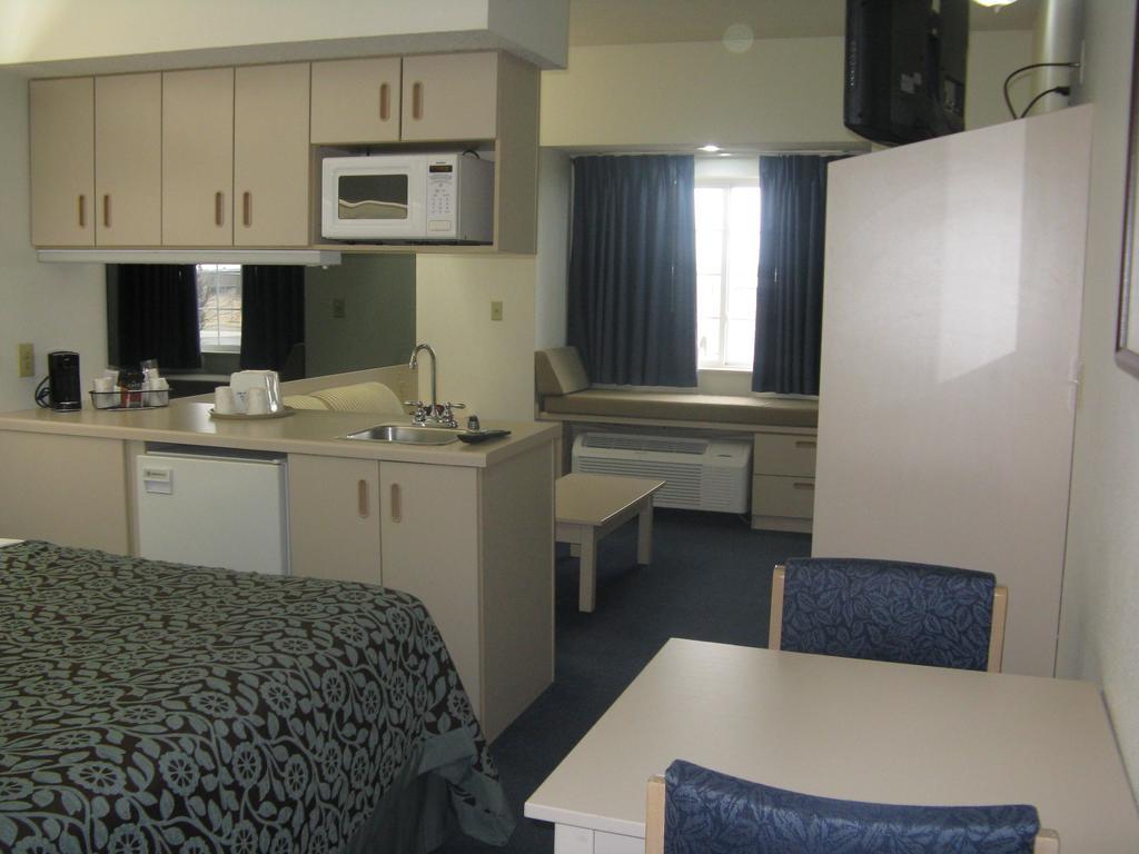 Americas Best Value Inn & Suites Maryville