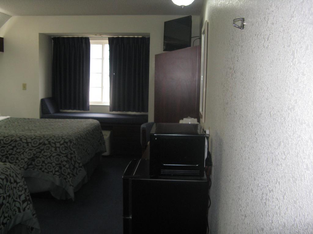 Americas Best Value Inn & Suites Maryville