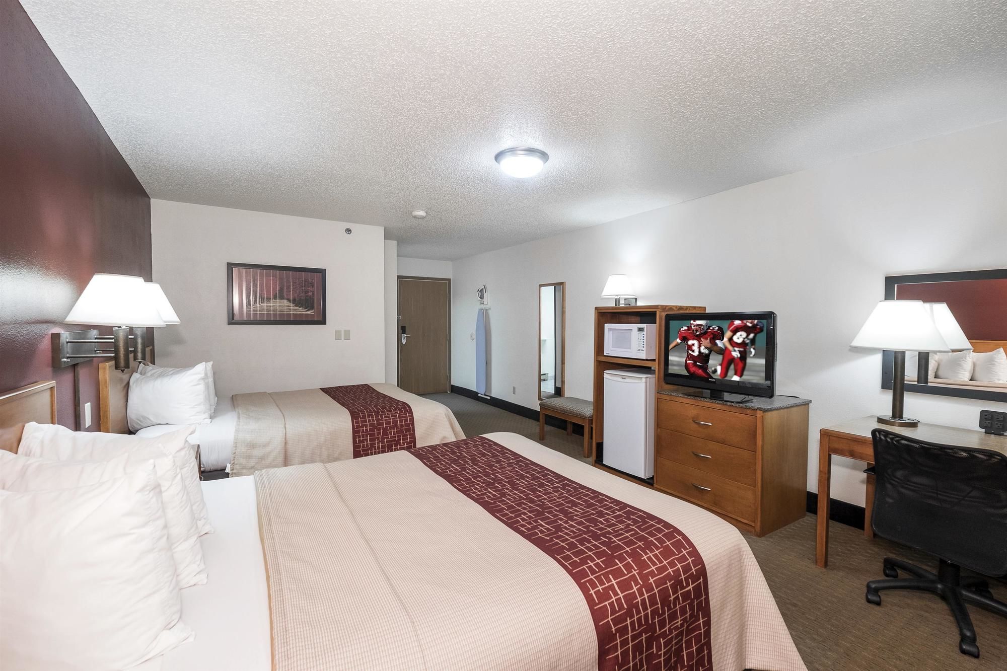 Bearcat Inn And Suites
