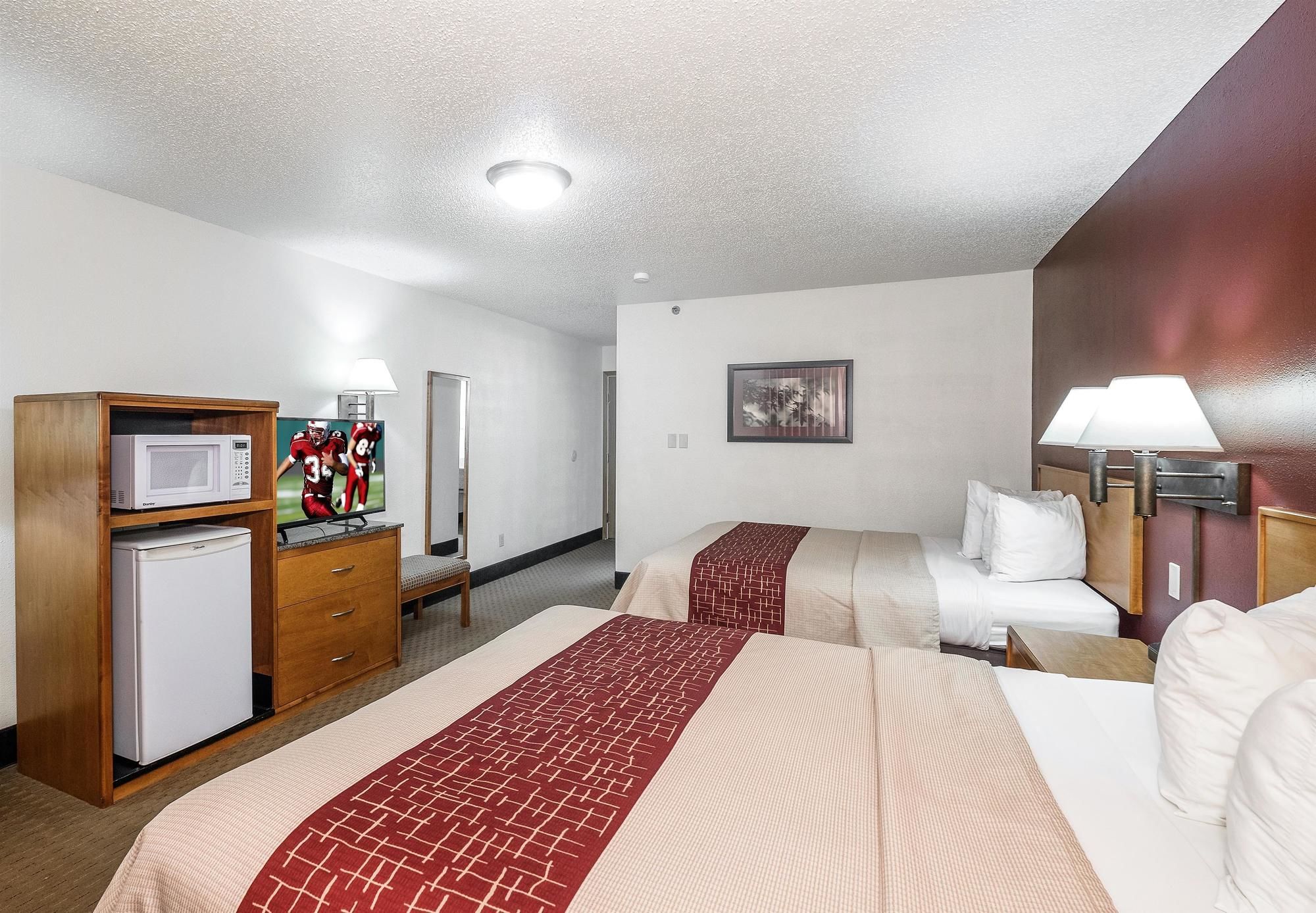 Bearcat Inn And Suites