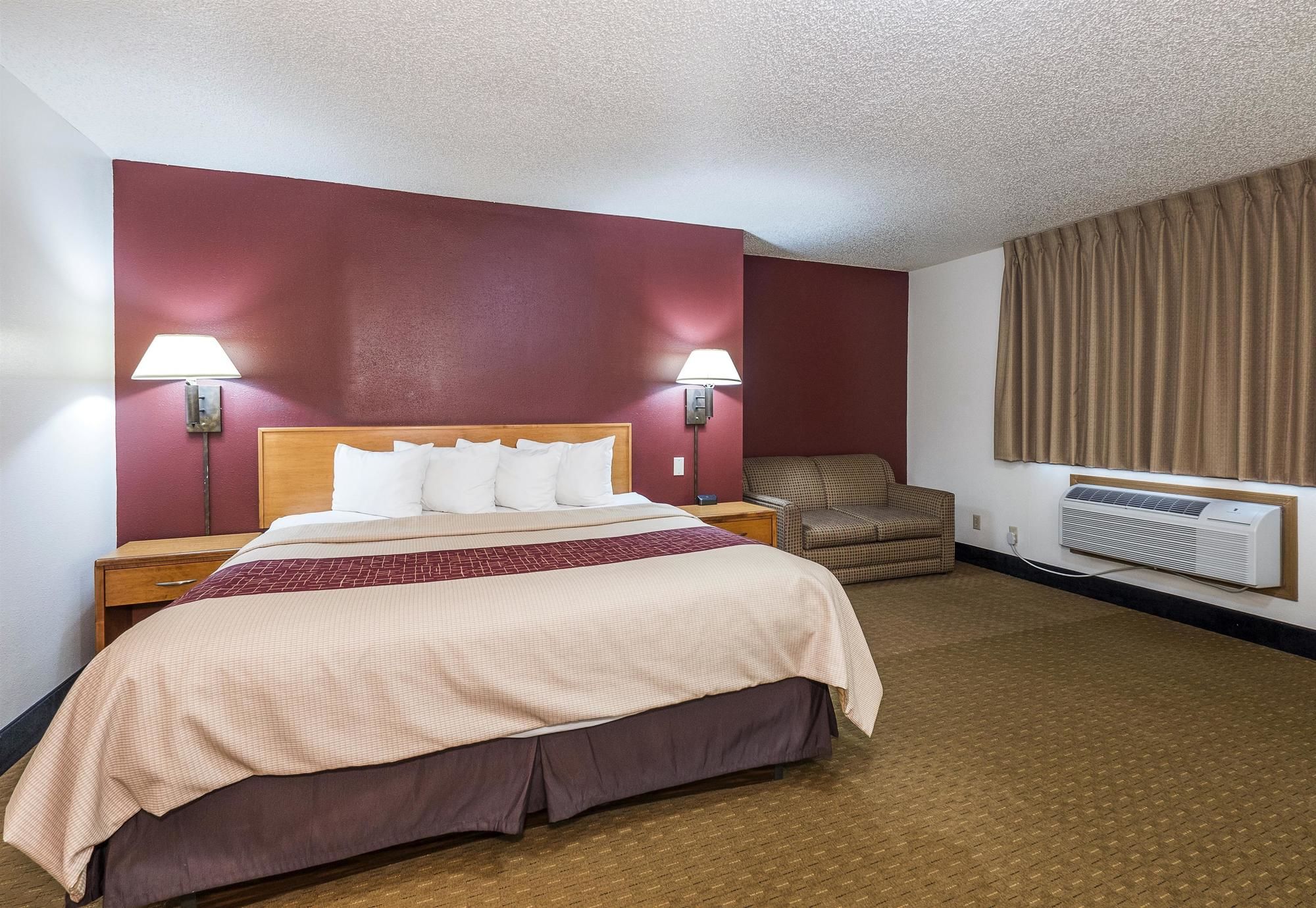 Bearcat Inn And Suites