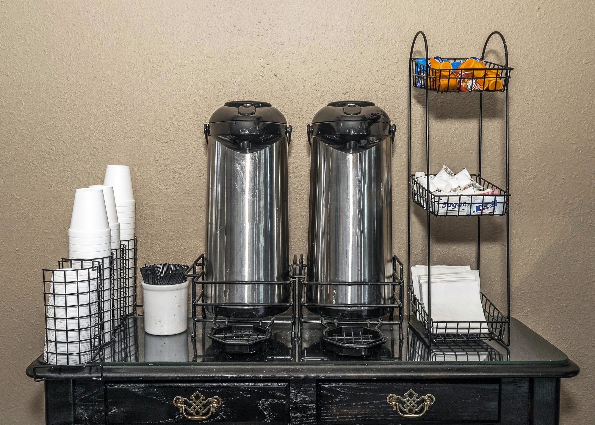 Bearcat Inn And Suites