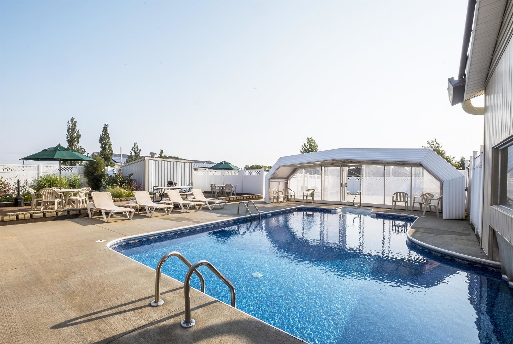 Bearcat Inn And Suites