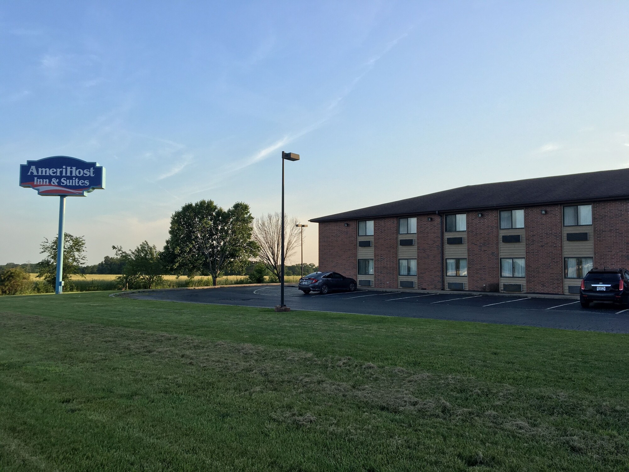 Amerihost Inn & Suites - Mexico