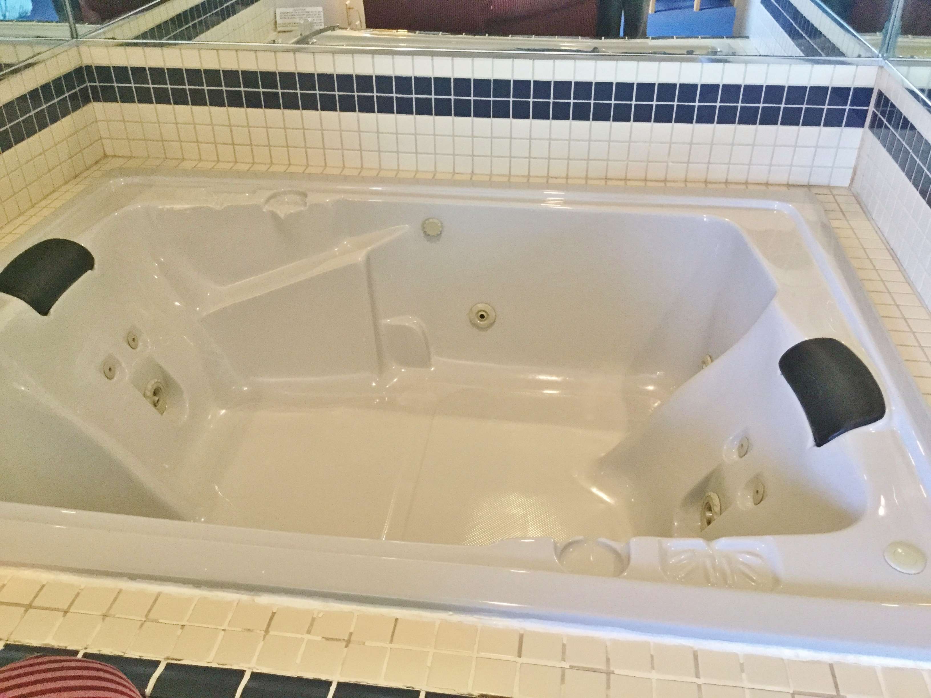 Amerihost Inn & Suites - Mexico