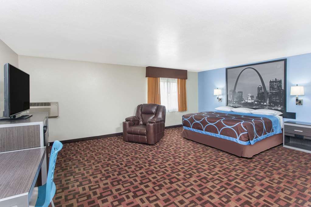 Super 8 by Wyndham Moberly MO