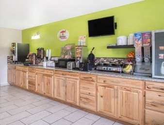 Super 8 by Wyndham Moberly MO