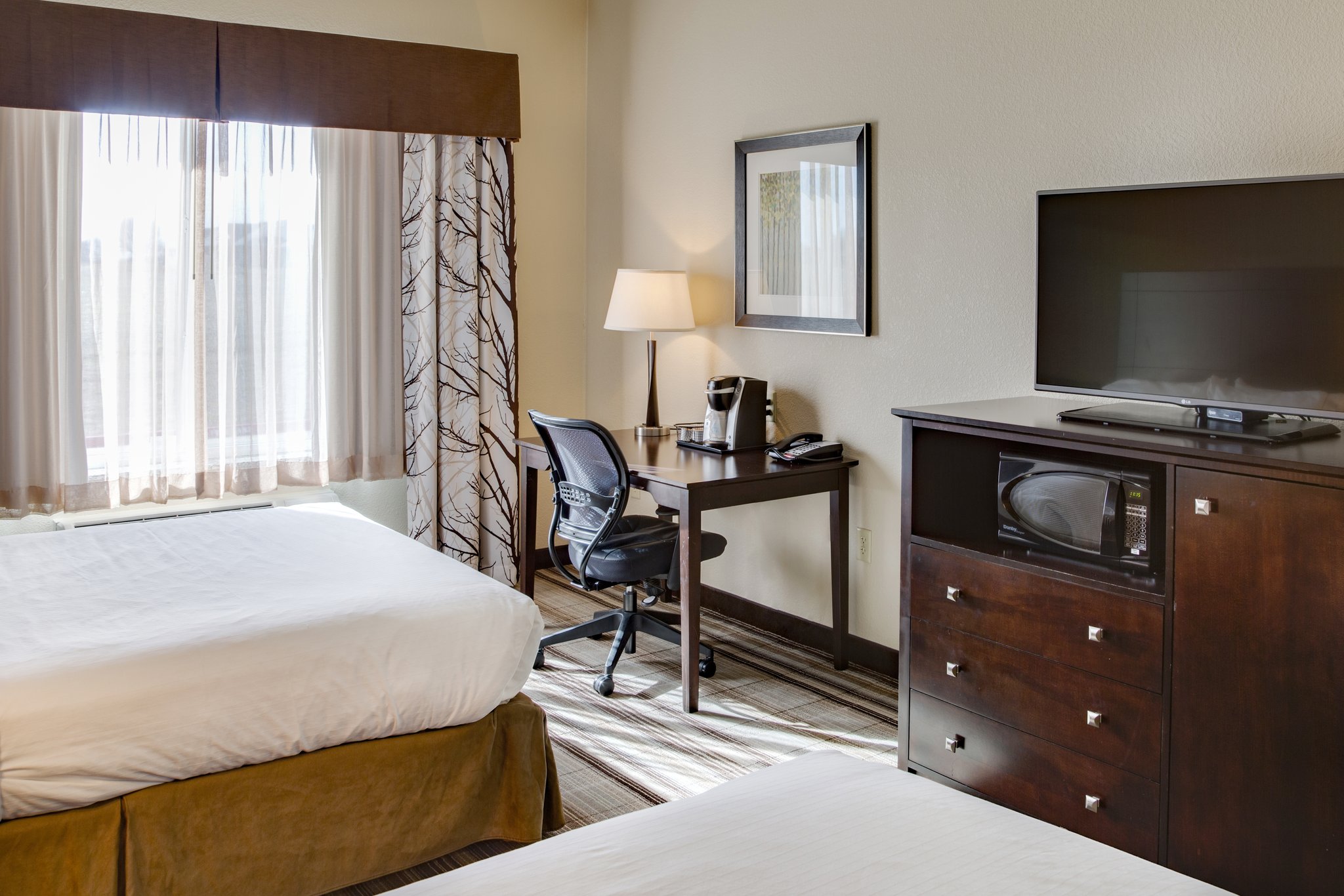 Holiday Inn Express & Suites Nevada