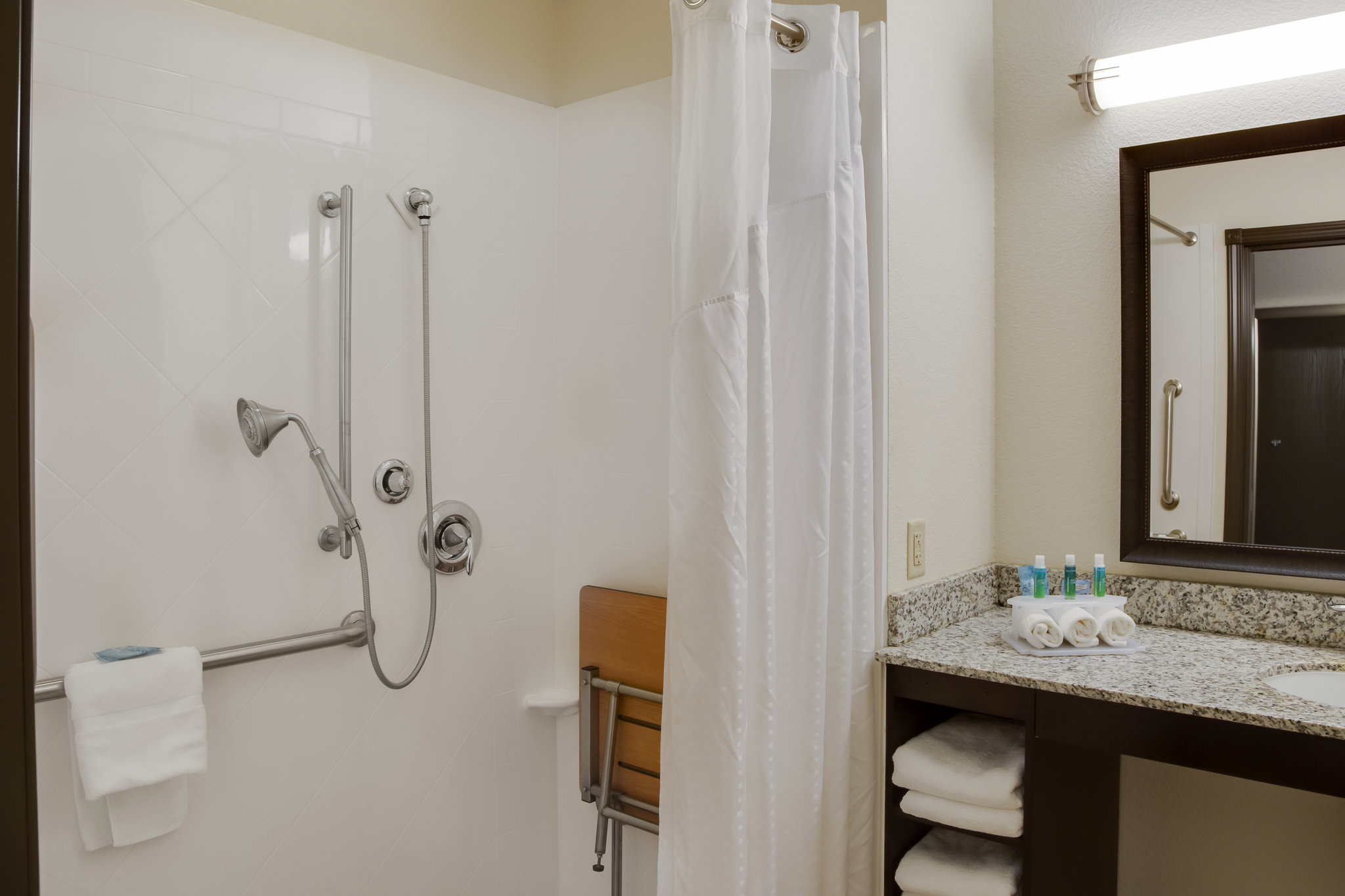 Holiday Inn Express & Suites Nevada