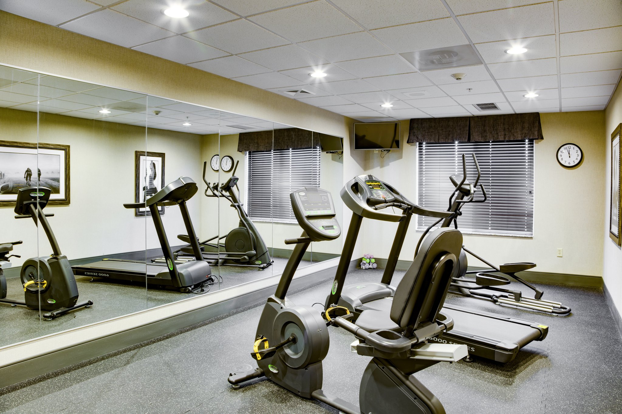 Holiday Inn Express & Suites Nevada
