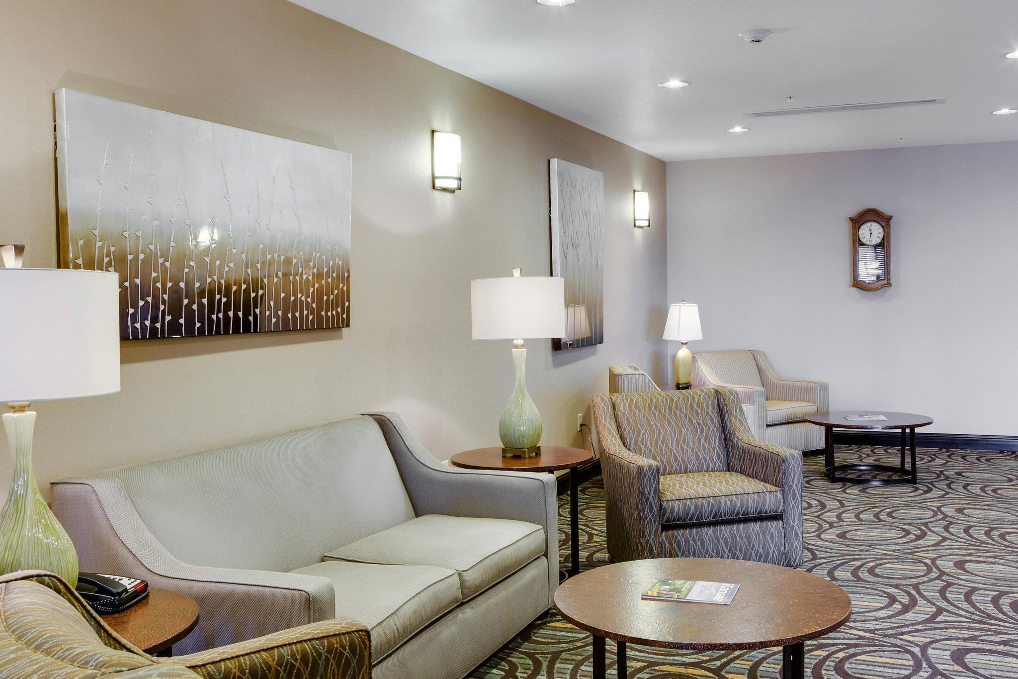 Holiday Inn Express & Suites Nevada