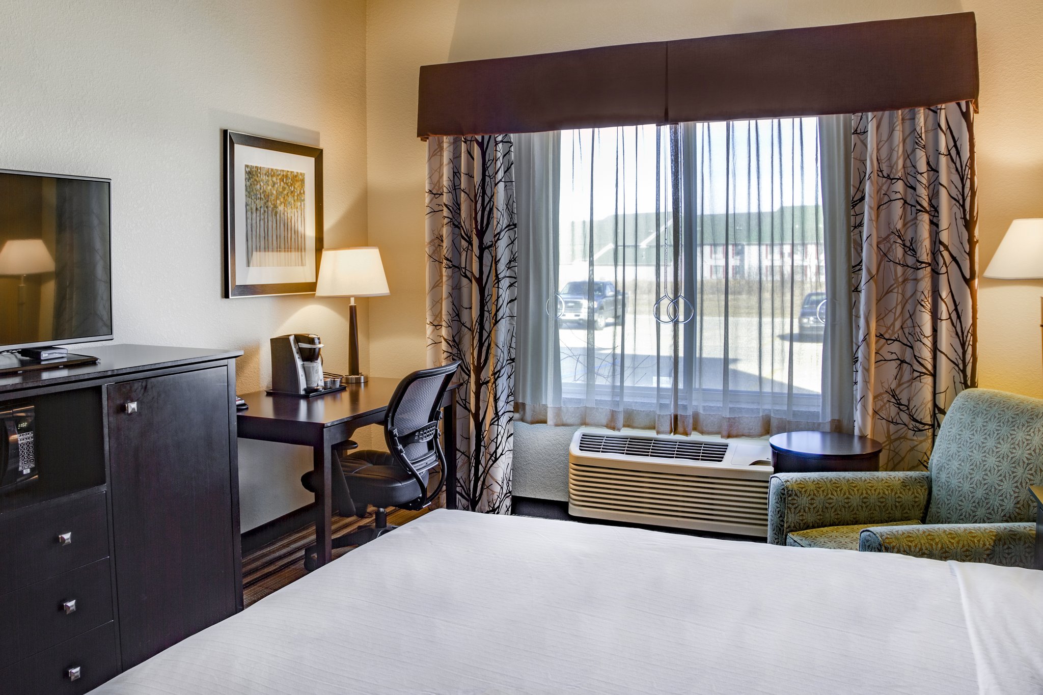 Holiday Inn Express & Suites Nevada