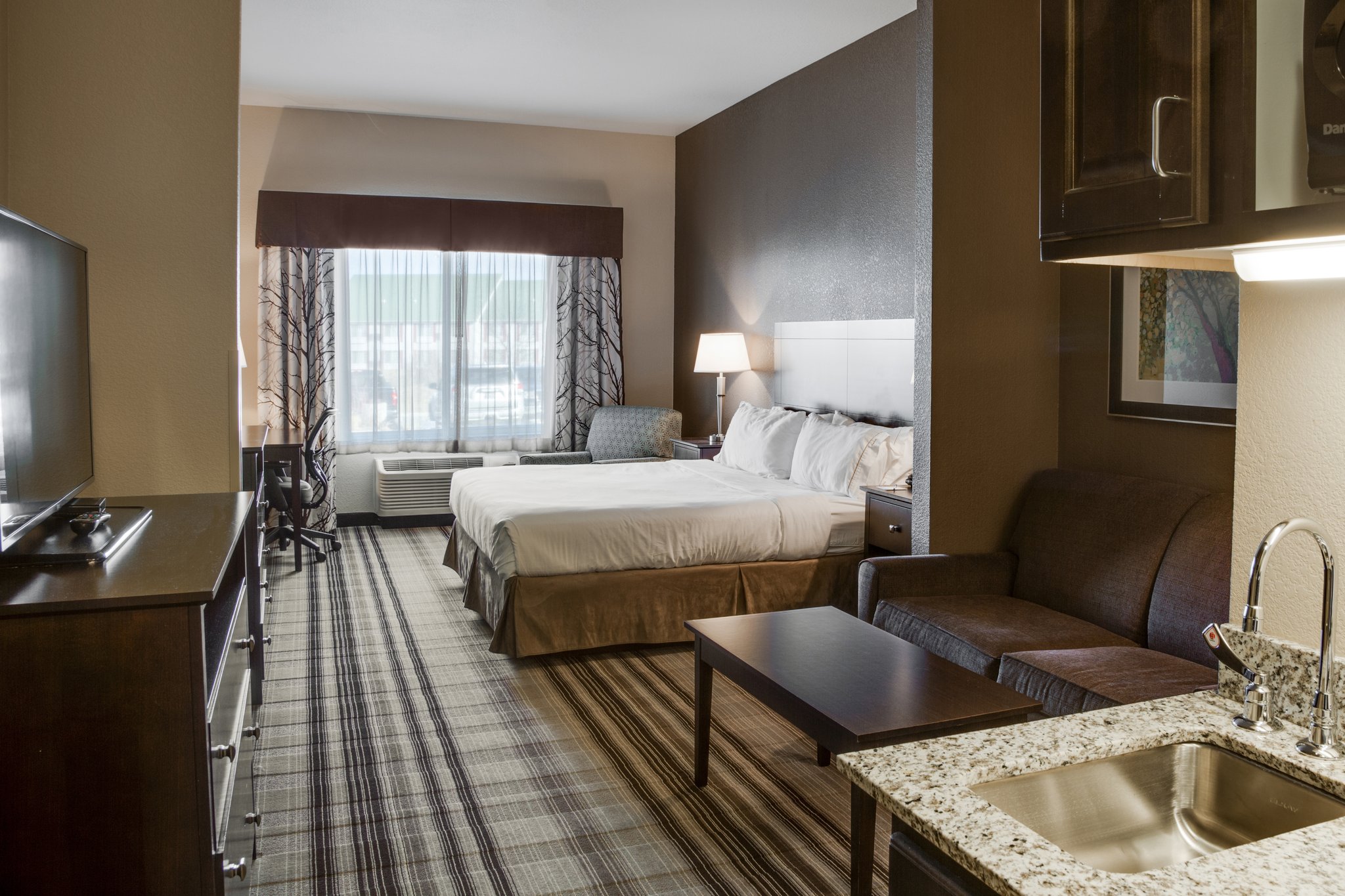 Holiday Inn Express & Suites Nevada