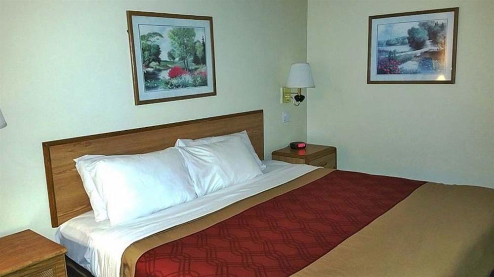 Econo Lodge Oak Grove-Blue Springs