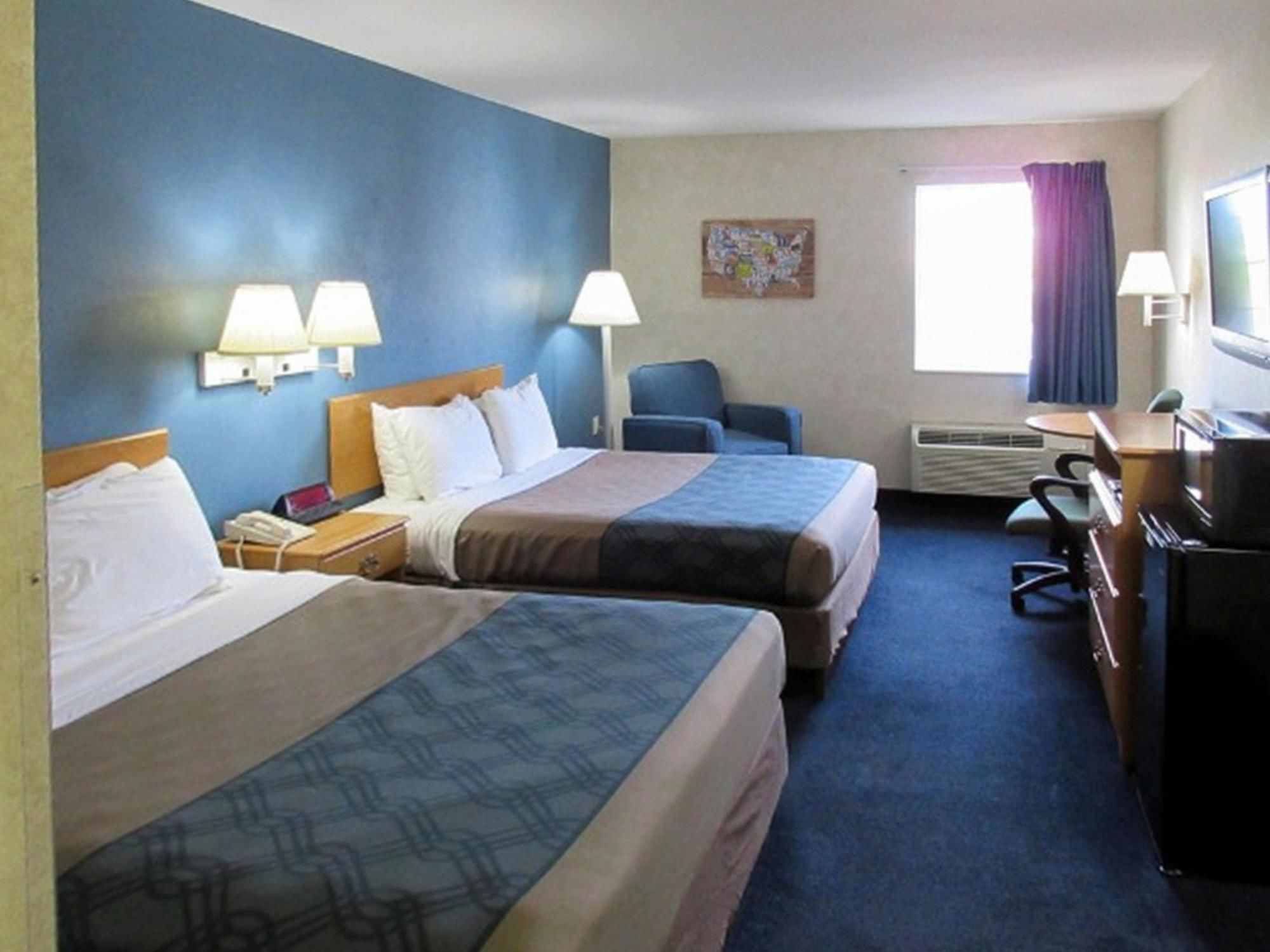 Schmidt’s Creek Hotel