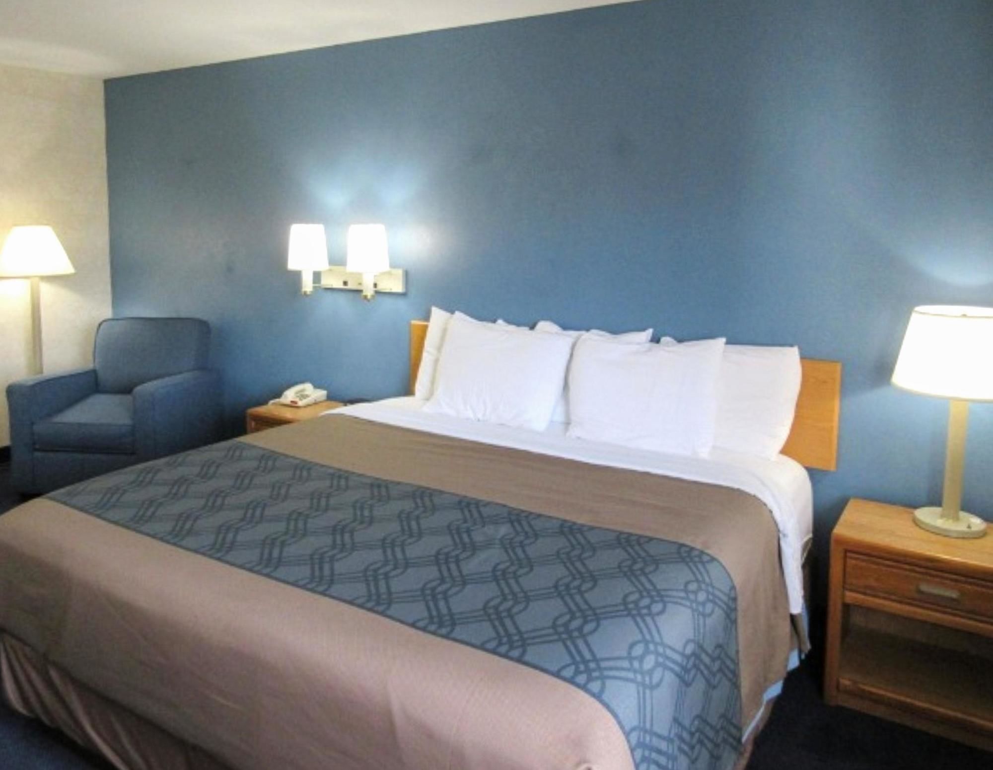 Schmidt’s Creek Hotel