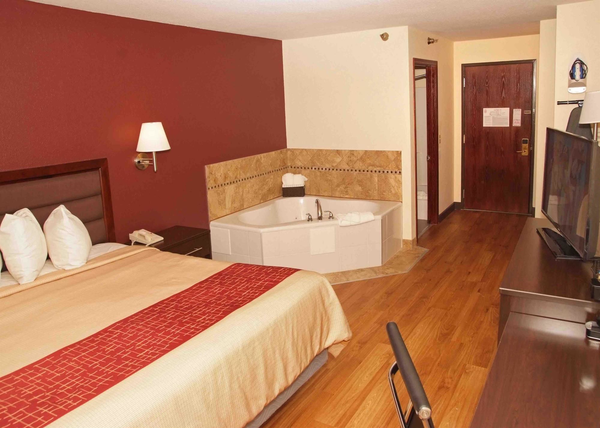 Red Roof Inn Osage Beach