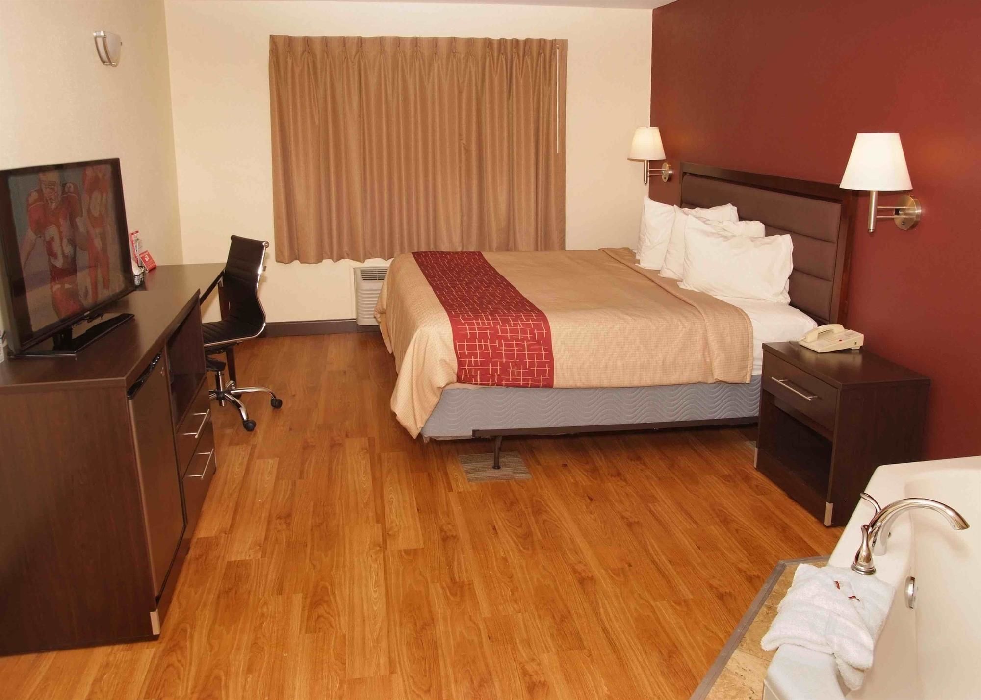 Red Roof Inn Osage Beach