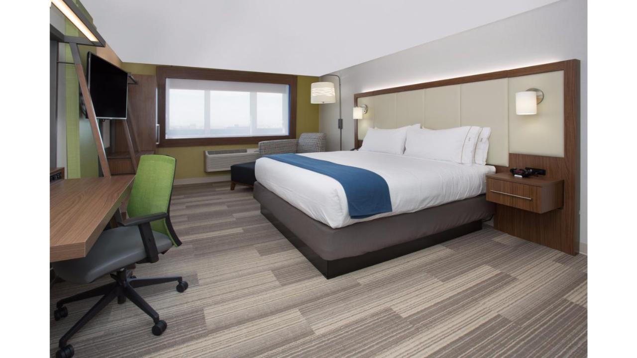 Holiday Inn Express & Suites Perryville I-55