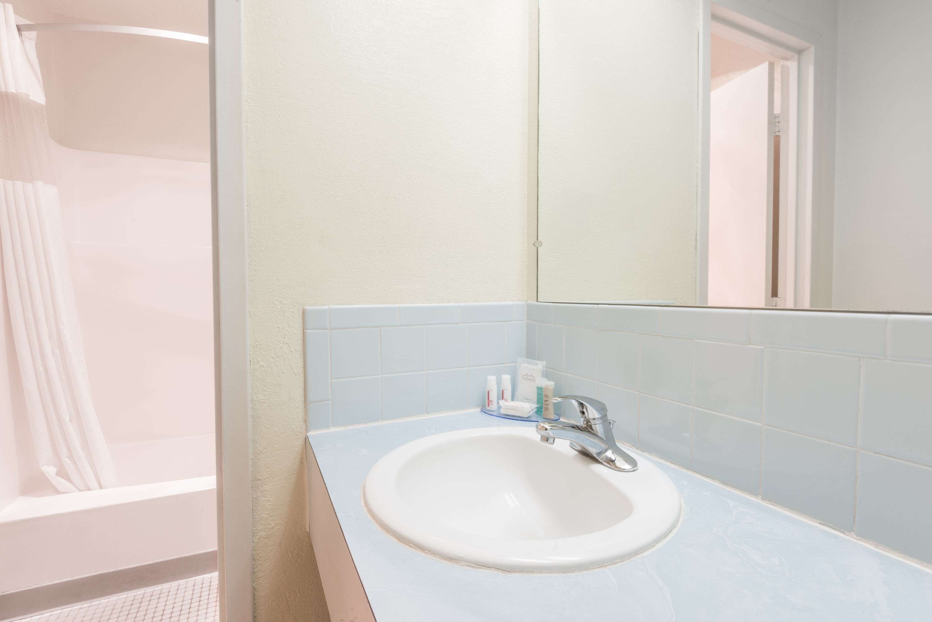 Travelodge by Wyndham Airport Platte City