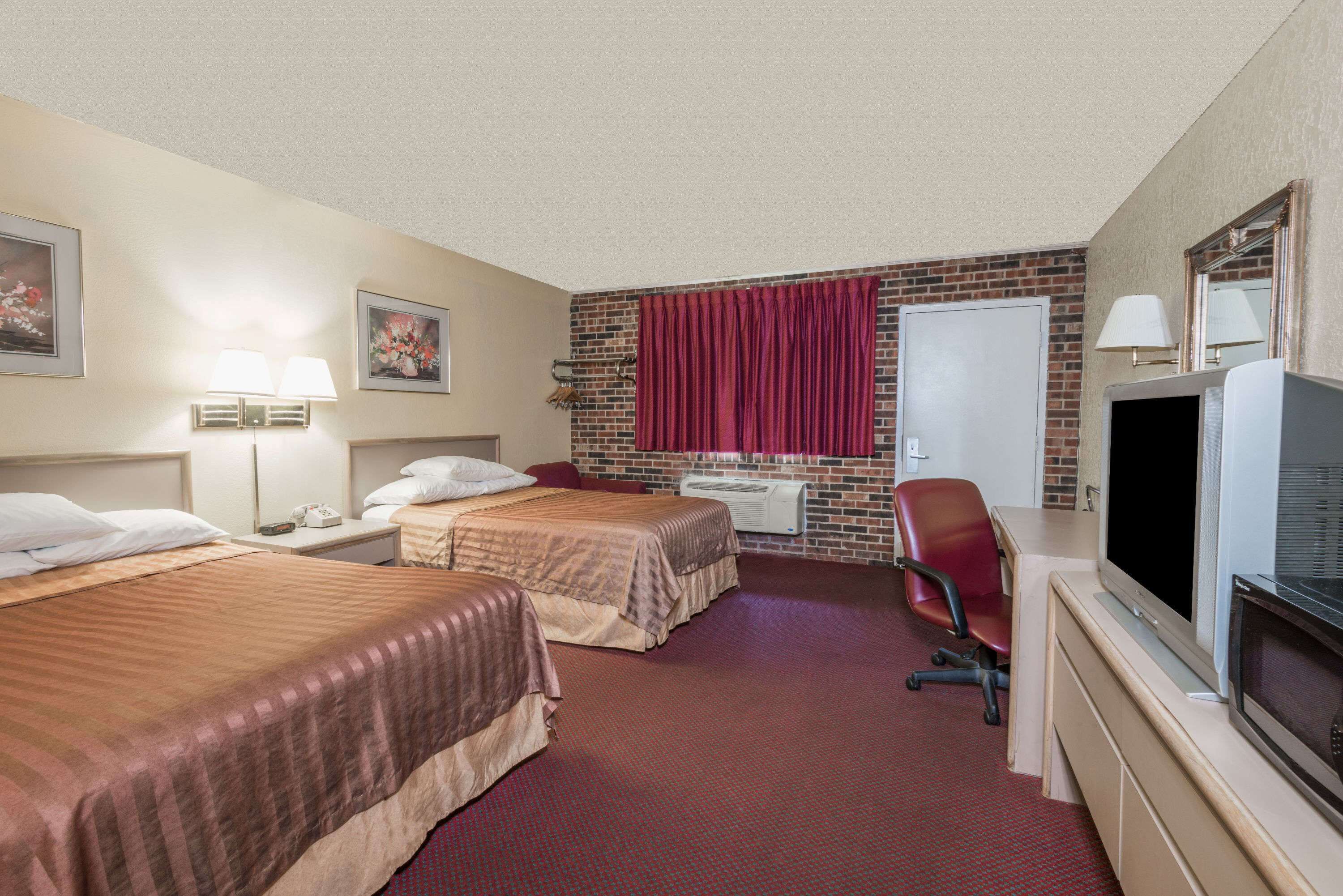 Travelodge by Wyndham Airport Platte City