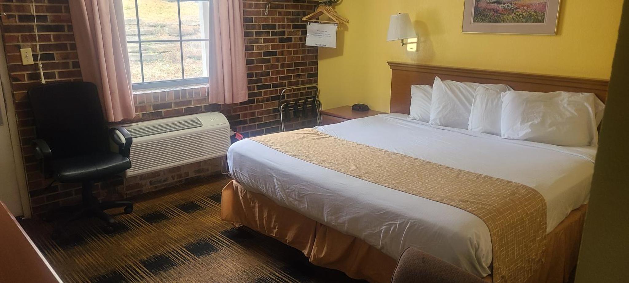 Travelodge by Wyndham Airport Platte City