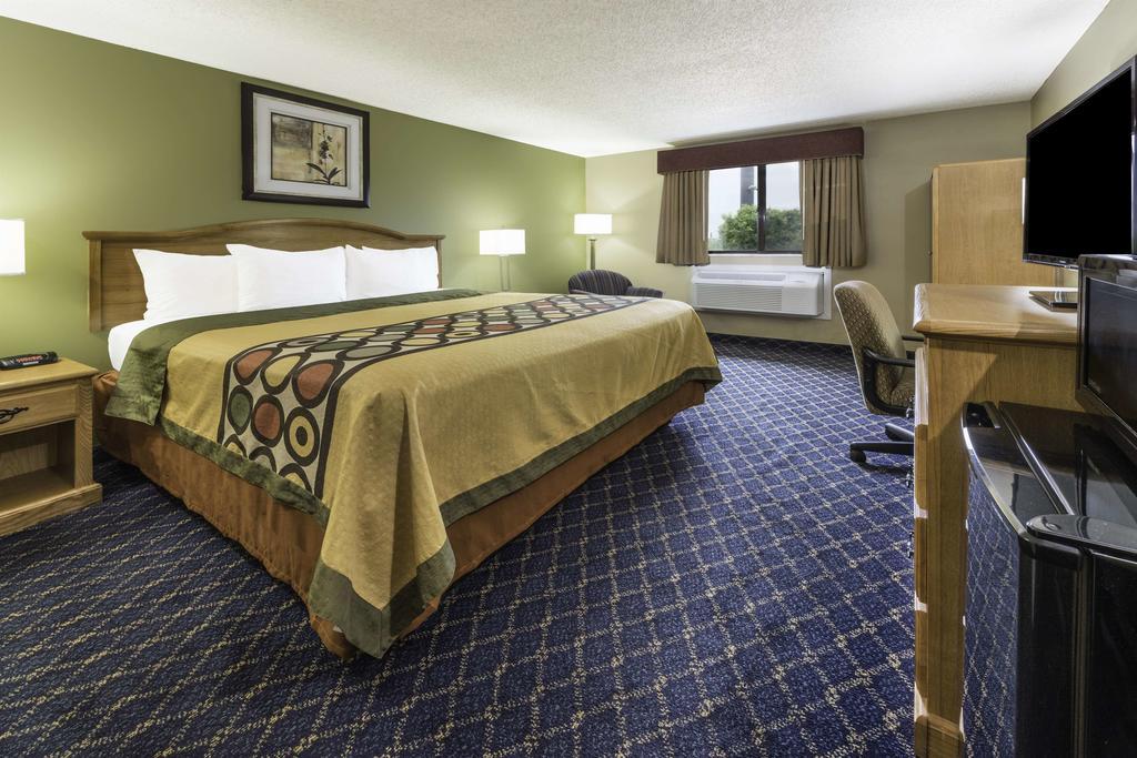 Super 8 by Wyndham St. Clair MO